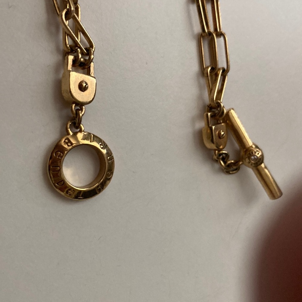 Women’s necklace